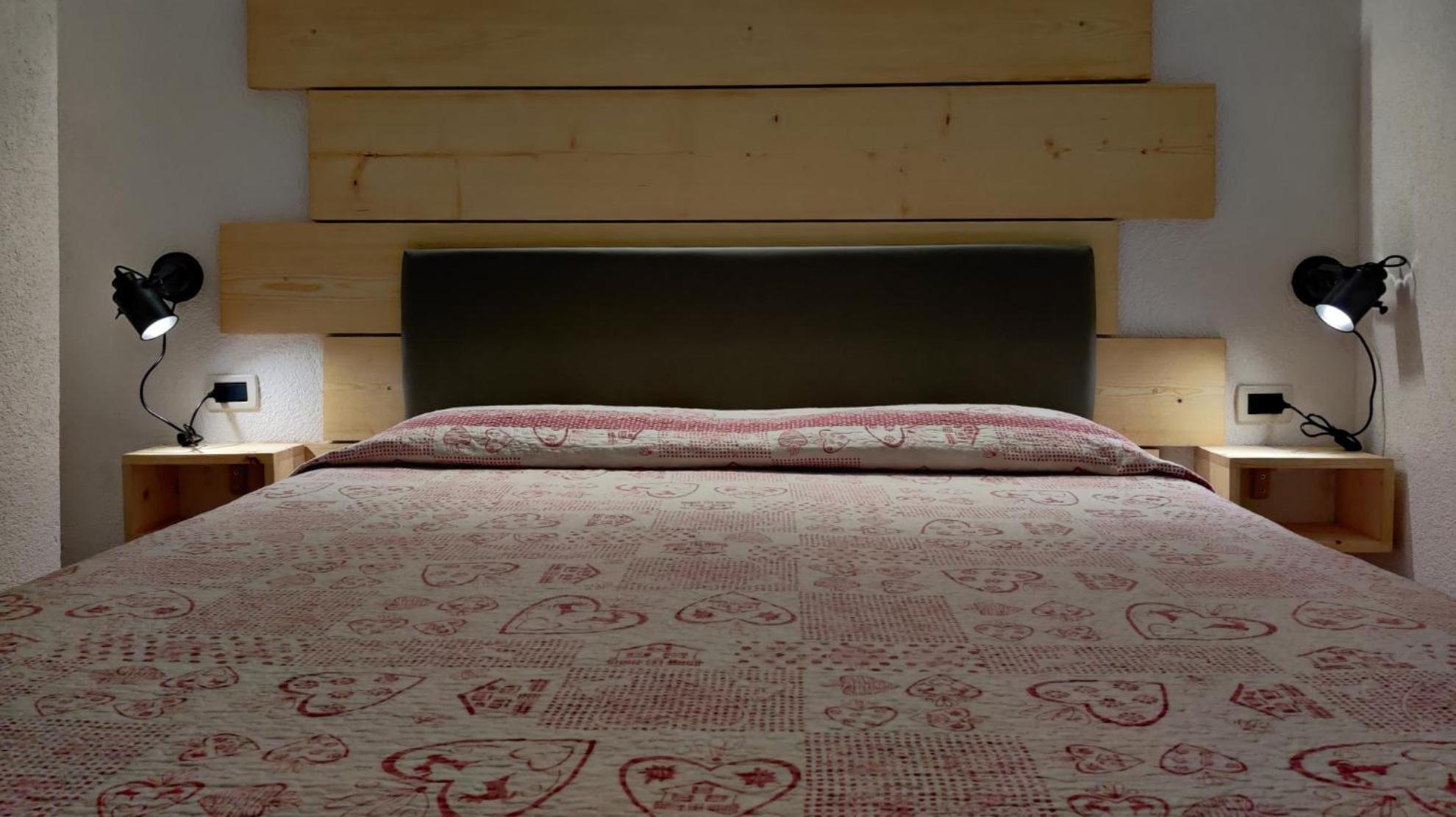 Hotel Nes Crepes Pozza di Fassa Exteriér fotografie