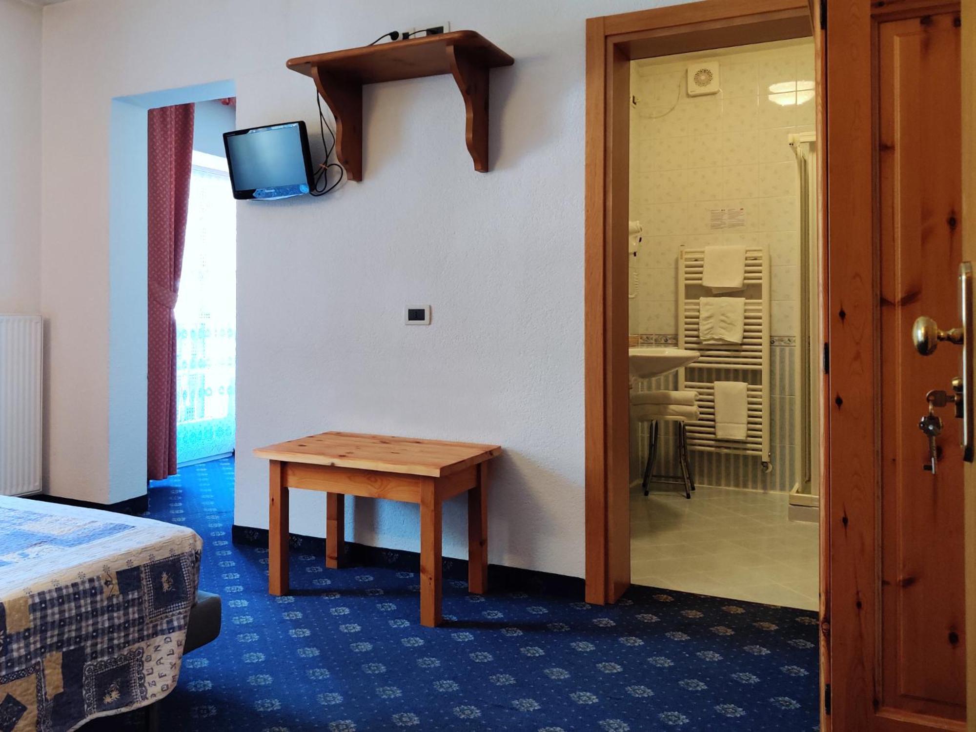 Hotel Nes Crepes Pozza di Fassa Exteriér fotografie