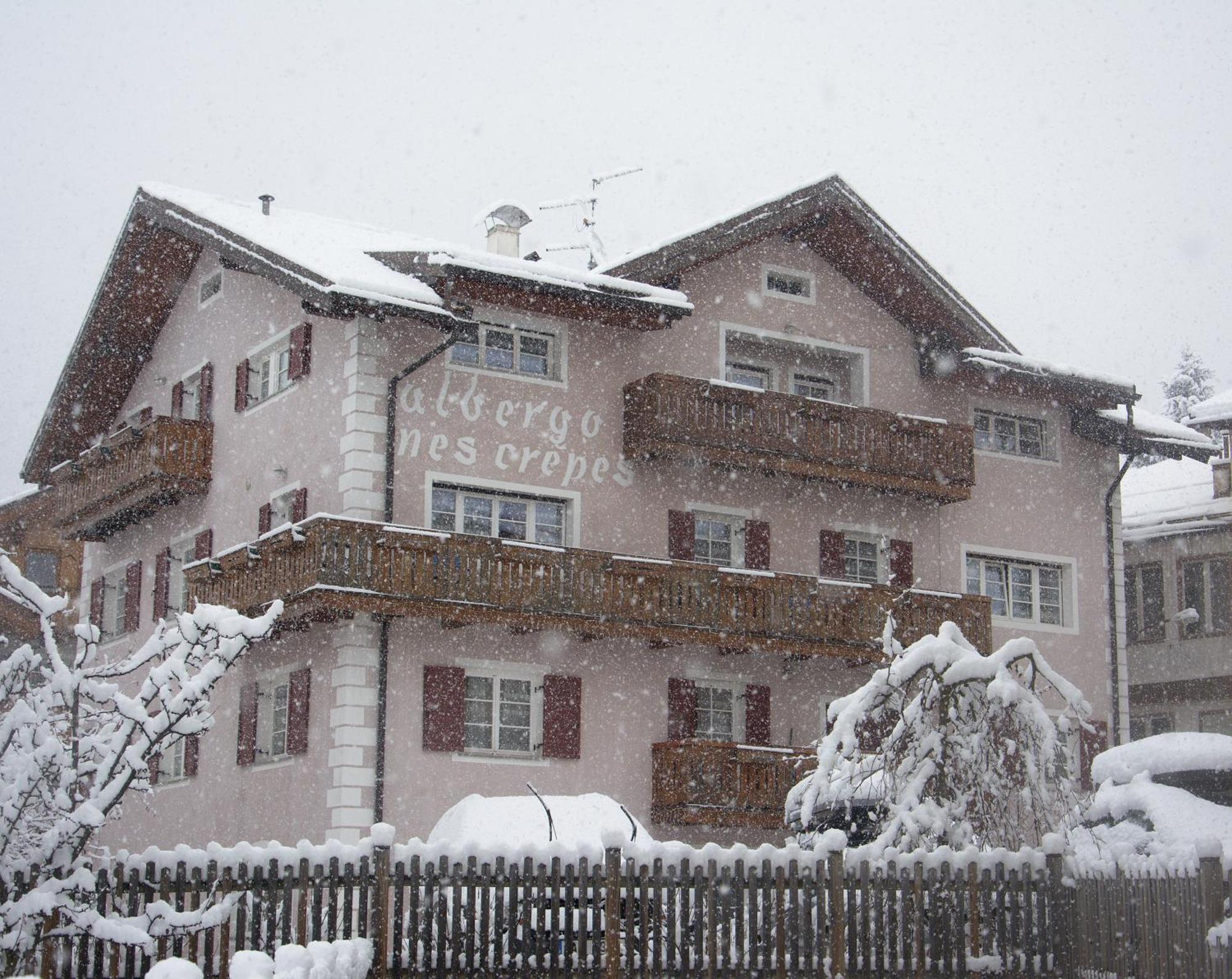 Hotel Nes Crepes Pozza di Fassa Exteriér fotografie