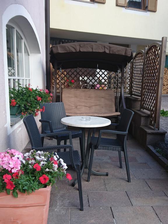 Hotel Nes Crepes Pozza di Fassa Exteriér fotografie