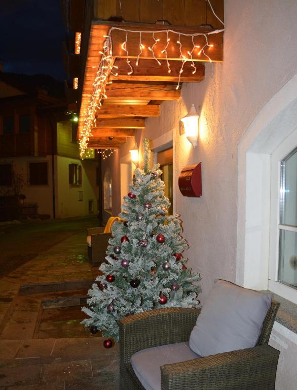 Hotel Nes Crepes Pozza di Fassa Exteriér fotografie