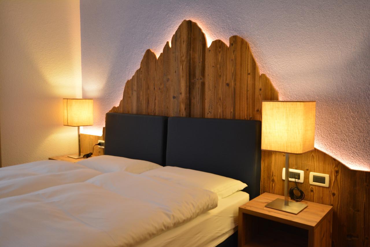 Hotel Nes Crepes Pozza di Fassa Exteriér fotografie