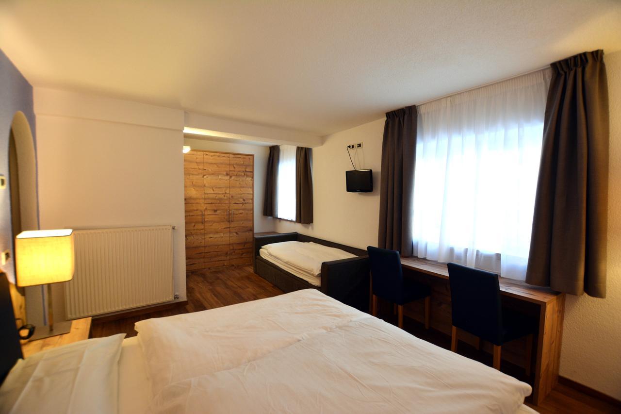 Hotel Nes Crepes Pozza di Fassa Exteriér fotografie