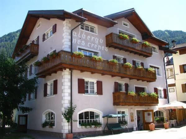 Hotel Nes Crepes Pozza di Fassa Exteriér fotografie